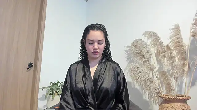 Snapshot of MiaRouseex chatting on May 2026 08:58:01 PM MiaRouseex online show from May 2026 08:58:01 PM