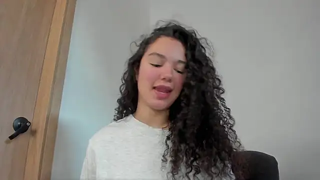 Snapshot of MiaRouseex chatting on May 2026 02:58:01 PM MiaRouseex online show from May 2026 02:58:01 PM
