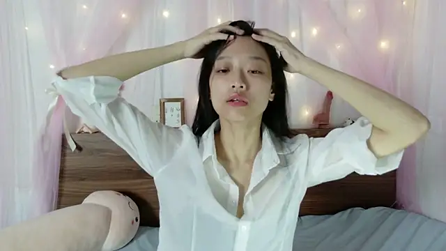 Snapshot of shy_pink_doll chatting on July 2026 03:41:02 PM shy pink doll online show from July 2026 03:41:02 PM