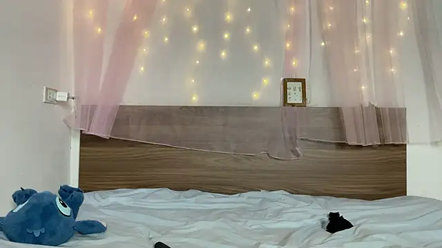 Snapshot of shy_pink_doll chatting on June 2026 03:24:01 PM shy pink doll online show from June 2026 03:24:01 PM
