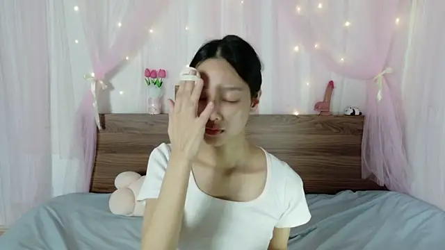 Snapshot of shy_pink_doll chatting on July 2026 03:47:02 PM shy pink doll online show from July 2026 03:47:02 PM
