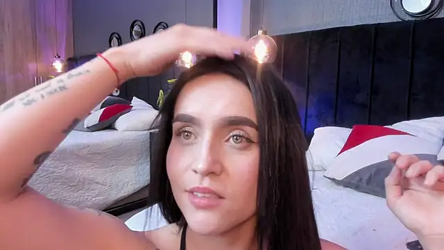 sarah parker  online show from April 2026 08:11:01 PM