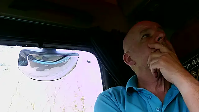 mannohmann5 online show from April 2026 05:14:02 PM