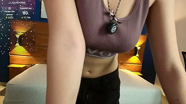 lily reeds online show from June 2026 07:40:02 PM