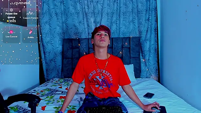 Snapshot of IhanKing chatting on July 2026 07:31:01 PM IhanKing online show from July 2026 07:31:01 PM