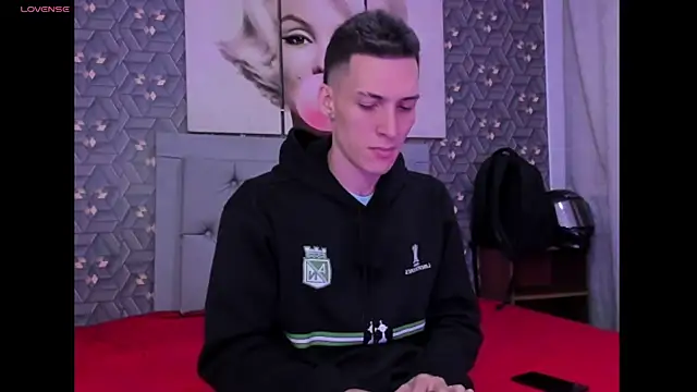 Snapshot of Danny_Farret chatting on April 2026 01:27:01 PM Danny Farret online show from April 2026 01:27:01 PM