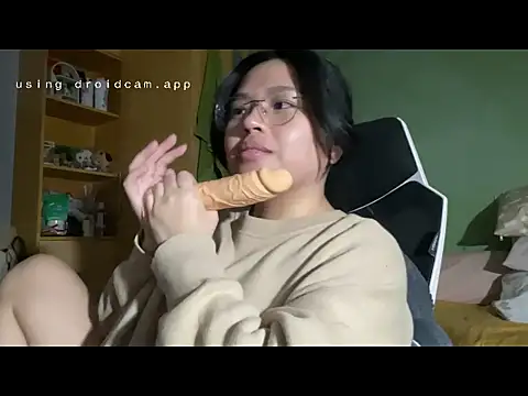 Snapshot of AshiWashi13 chatting on April 2026 02:09:02 PM AshiWashi13 online show from April 2026 02:09:02 PM