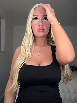 Snapshot of Vanillaheavennn chatting on April 2026 08:03:02 PM Vanillaheavennn online show from April 2026 08:03:02 PM