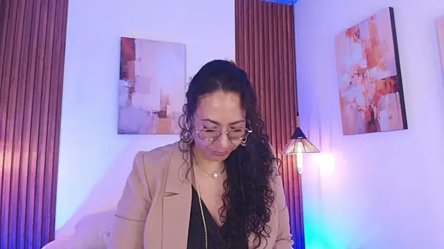 Velvet Curly online show from May 2026 12:28:01 PM