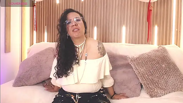 Velvet Curly online show from June 2026 12:35:02 PM