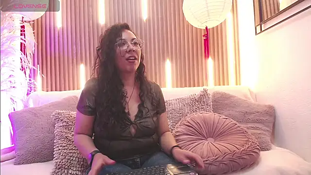Velvet Curly online show from June 2026 12:36:02 PM
