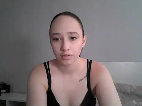 Snapshot of DarkMirel chatting on May 2026 01:03:02 PM DarkMirel online show from May 2026 01:03:02 PM