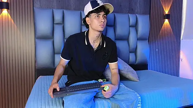 Snapshot of mohamed_malik chatting on May 2026 01:55:02 PM mohamed malik online show from May 2026 01:55:02 PM