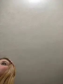 Bunnysweet95 online show from April 2026 08:16:01 PM