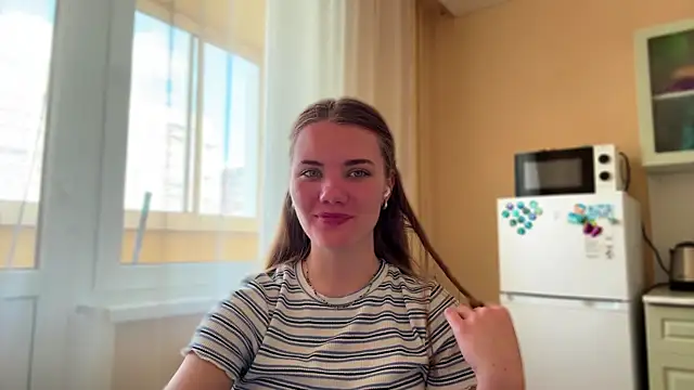 Snapshot of doana_bebriti chatting on April 2026 12:10:01 PM doana bebriti online show from April 2026 12:10:01 PM