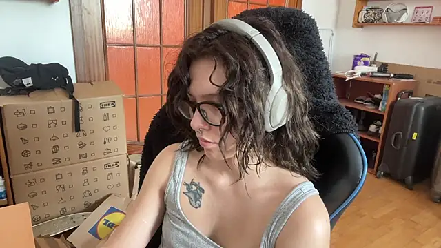 PillowPeachX online show from May 2026 02:38:01 PM