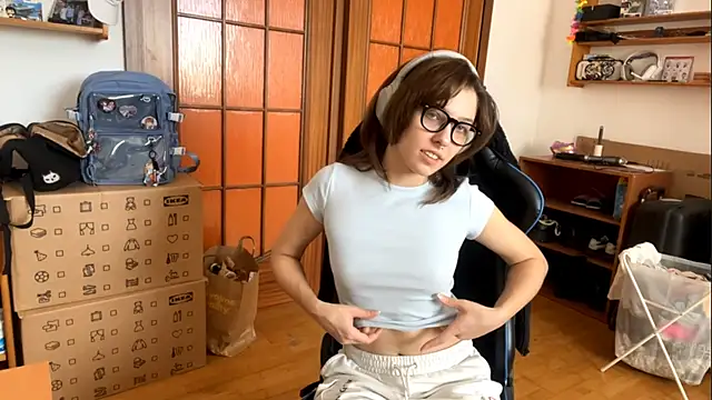 PillowPeachX online show from April 2026 11:35:02 AM