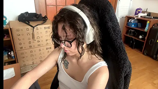 PillowPeachX online show from June 2026 06:36:01 AM