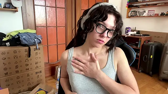 PillowPeachX online show from May 2026 10:03:02 AM