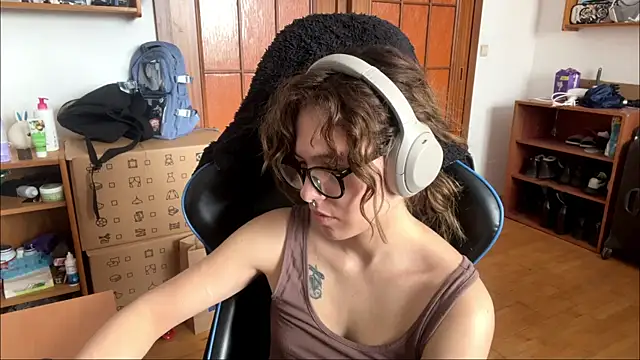 PillowPeachX online show from May 2026 09:59:02 AM
