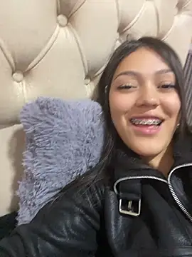 Snapshot of thalia_ec chatting on July 2026 01:40:01 PM thalia ec online show from July 2026 01:40:01 PM