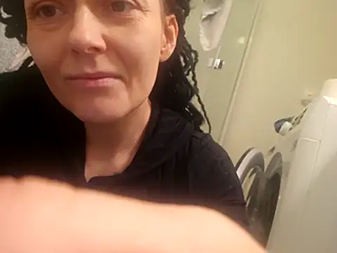 shyhornymommy online show from April 2026 09:41:01 PM