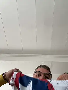 Vincent21x5 online show from April 2026 11:28:02 AM