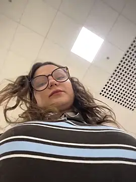 lilimip online show from April 2026 09:23:01 AM