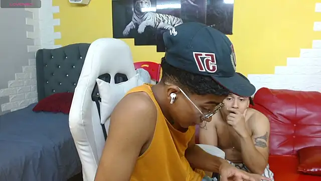 goldenjyj online show from April 2026 11:29:02 PM