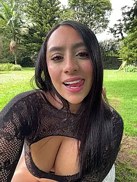 JuliettaGmz online show from May 2026 03:11:02 PM