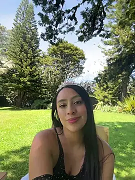 JuliettaGmz online show from May 2026 03:31:02 PM