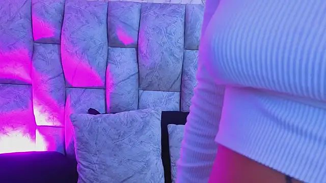 Thaliavegas online show from April 2026 08:37:01 PM