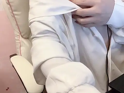 Luna3579 online show from April 2026 07:22:02 AM