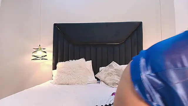 NaiaVelvet online show from April 2026 11:33:01 AM