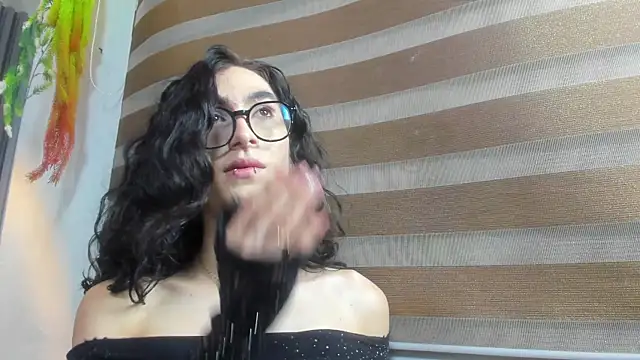 Snapshot of Shammy_rosse chatting on June 2026 12:40:01 AM Shammy rosse online show from June 2026 12:40:01 AM