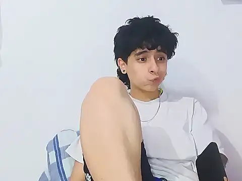 LatinHeatX22 online show from May 2026 10:24:01 PM