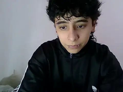 LatinHeatX22 online show from May 2026 06:43:02 PM