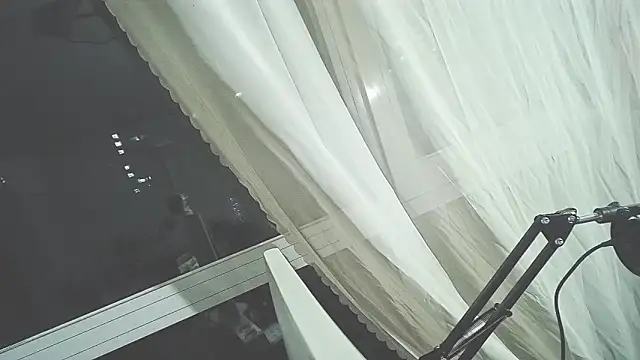 Luna5211 online show from April 2026 05:19:01 PM