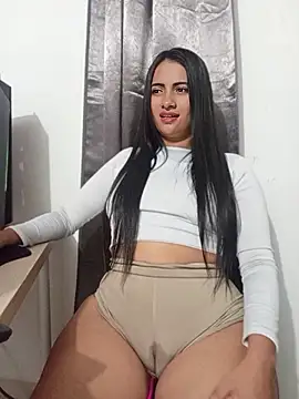 Snapshot of DaniellaGiraldo chatting on June 2026 01:44:01 PM DaniellaGiraldo online show from June 2026 01:44:01 PM