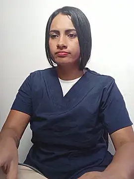Snapshot of DaniellaGiraldo chatting on May 2026 02:45:01 PM DaniellaGiraldo online show from May 2026 02:45:01 PM