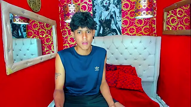 straightyoungpein online show from April 2026 04:18:01 AM