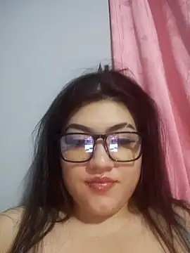 Snapshot of Mia2024 chatting on April 2026 04:06:01 AM Mia2024 online show from April 2026 04:06:01 AM