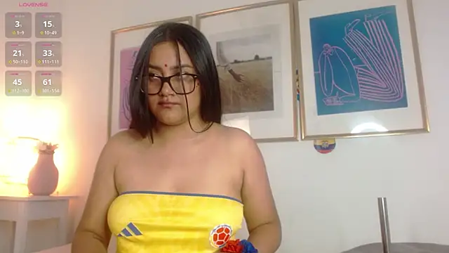 Snapshot of valka_collinss chatting on June 2026 07:20:02 PM valka collinss online show from June 2026 07:20:02 PM