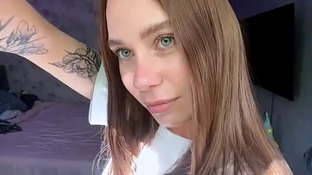 FlufyRabbit online show from April 2026 09:58:02 AM