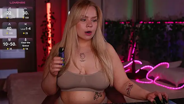 LisaLove3 online show from May 2026 07:15:02 AM