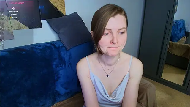 Liza  Evans online show from May 2026 02:06:02 AM