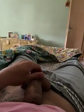 sKizzo69  online show from April 2026 10:32:01 AM