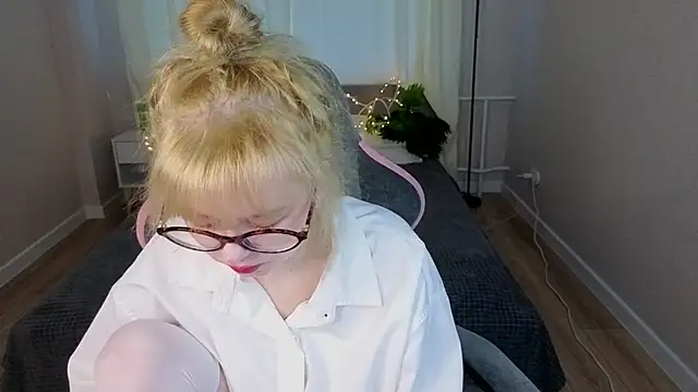 Helen Carson online show from May 2026 12:09:02 AM