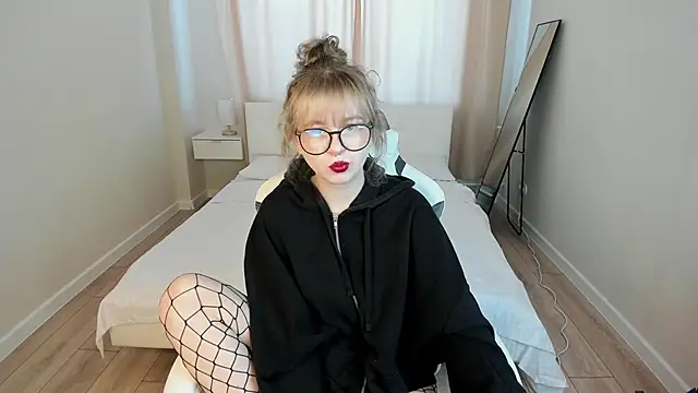 Helen Carson online show from April 2026 01:08:02 AM