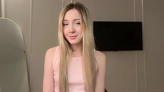 Snapshot of Kattie_Petite chatting on June 2026 05:08:01 PM Kattie Petite online show from June 2026 05:08:01 PM